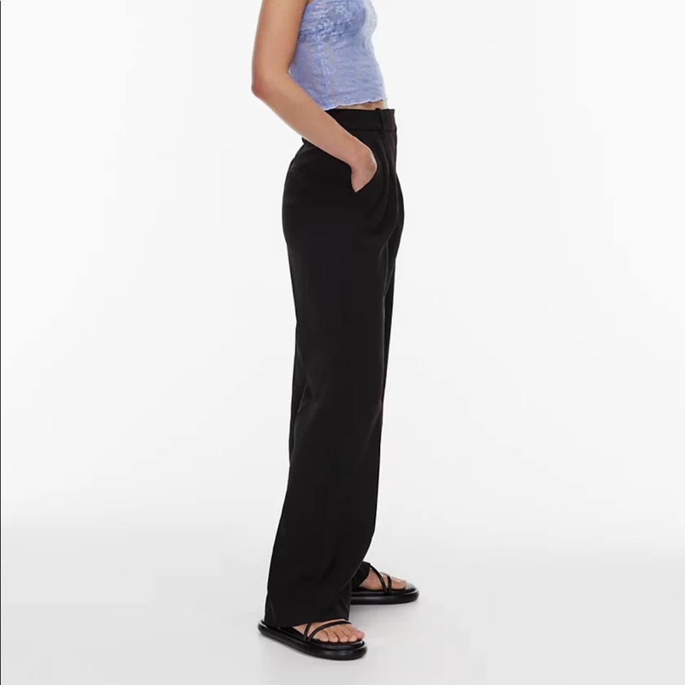 Aritzia Wilfred Effortless Wide Leg Pant Black size 4